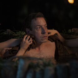 John Ross Bowie en 1x05 'Espóiler: Bert se Casa' de 'Stuart no consigue salvar el universo'