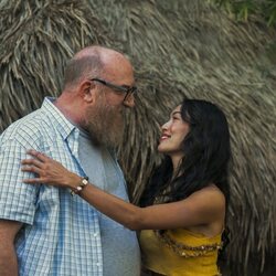 Brian Posehn y Rachelle Goulding en 'Espóiler: Bert se Casa' de 'Stuart Fails to Save the Universe'