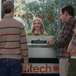 Riki Lindhome en el 1x07 de 'Stuart no consigue salvar el universo'