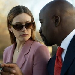 Rachel Keller y Mike Colter en el 1x01 de 'Cupertino'