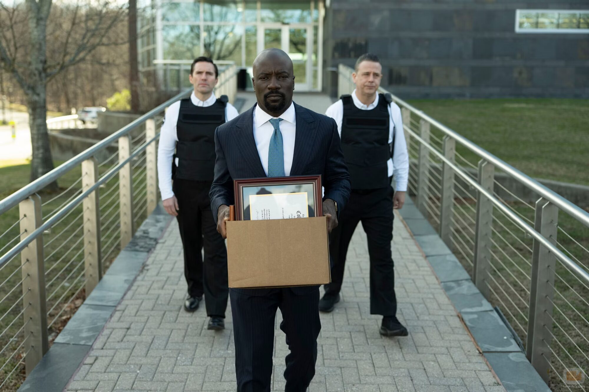 Mike Colter en 1x01 titulado 'Michael y Olivia' de 'Cupertino'