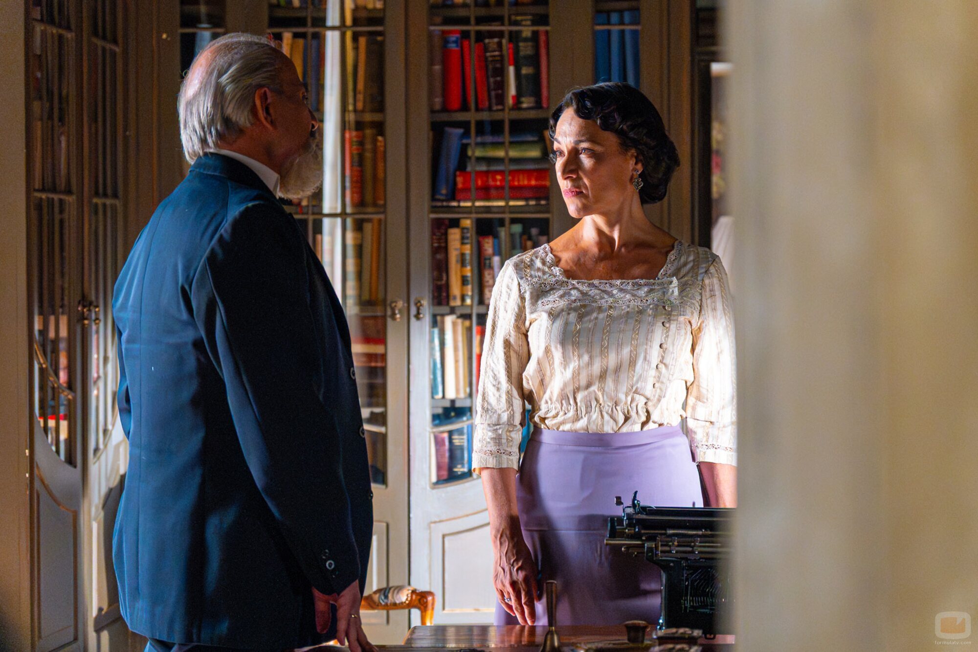 Isabel Serrano y Javier Lago en 'Viernes 16 de octubre de 2026' de 'La promesa'