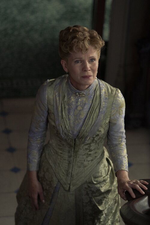 Cynthia Nixon en Capítulo 2 titulado 'Lo dicen los periódicos' de 'La edad dorada'