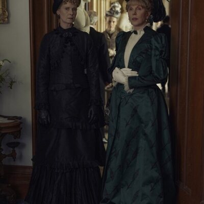 Cynthia Nixon y Christine Baranski en el 3x02 de 'La edad dorada'