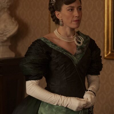 Carrie Coon en el 3x03 de 'La edad dorada'