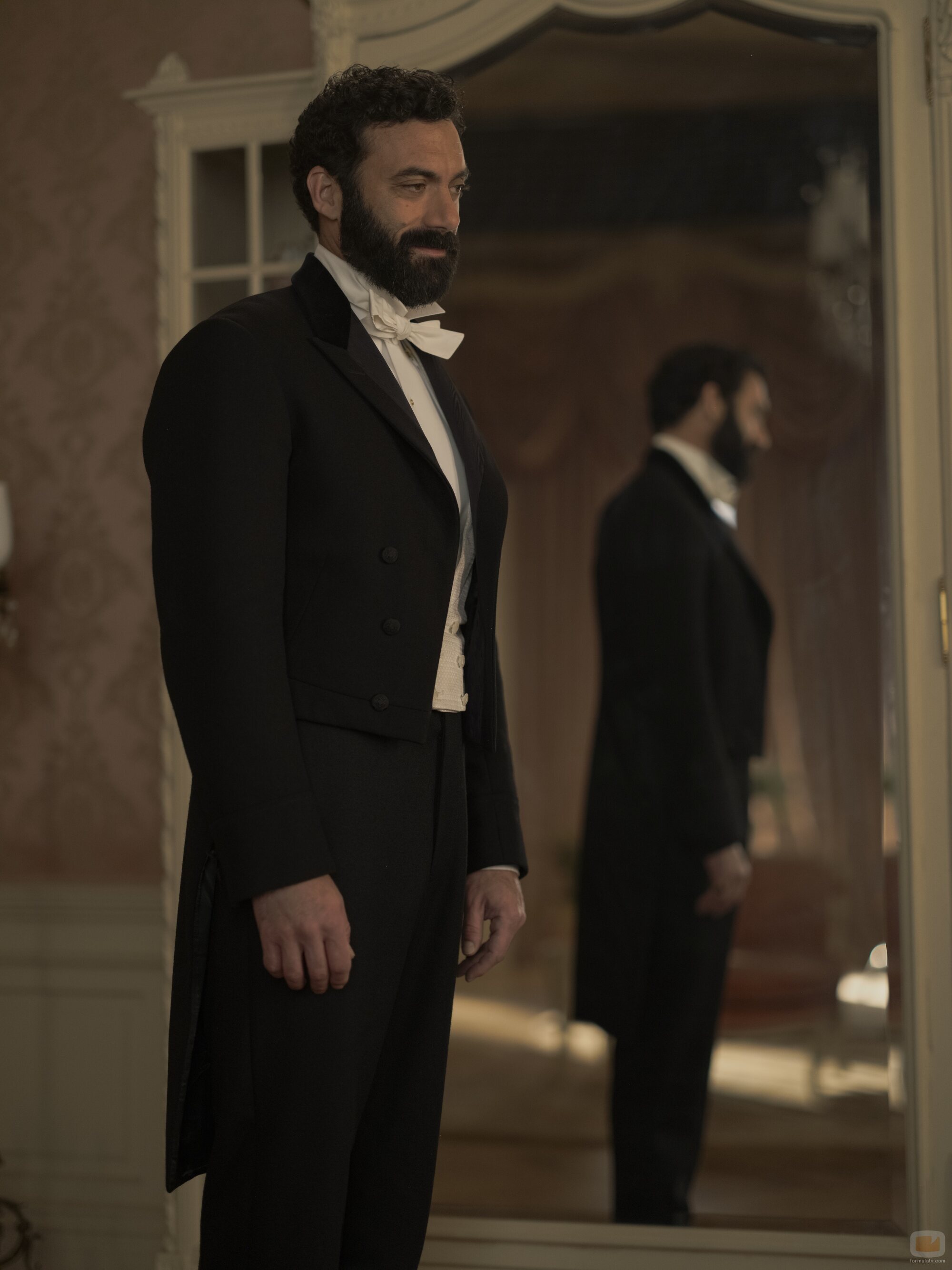 Vistazo a Morgan Spector en 'El amor nunca es fácil' de 'The Gilded Age'