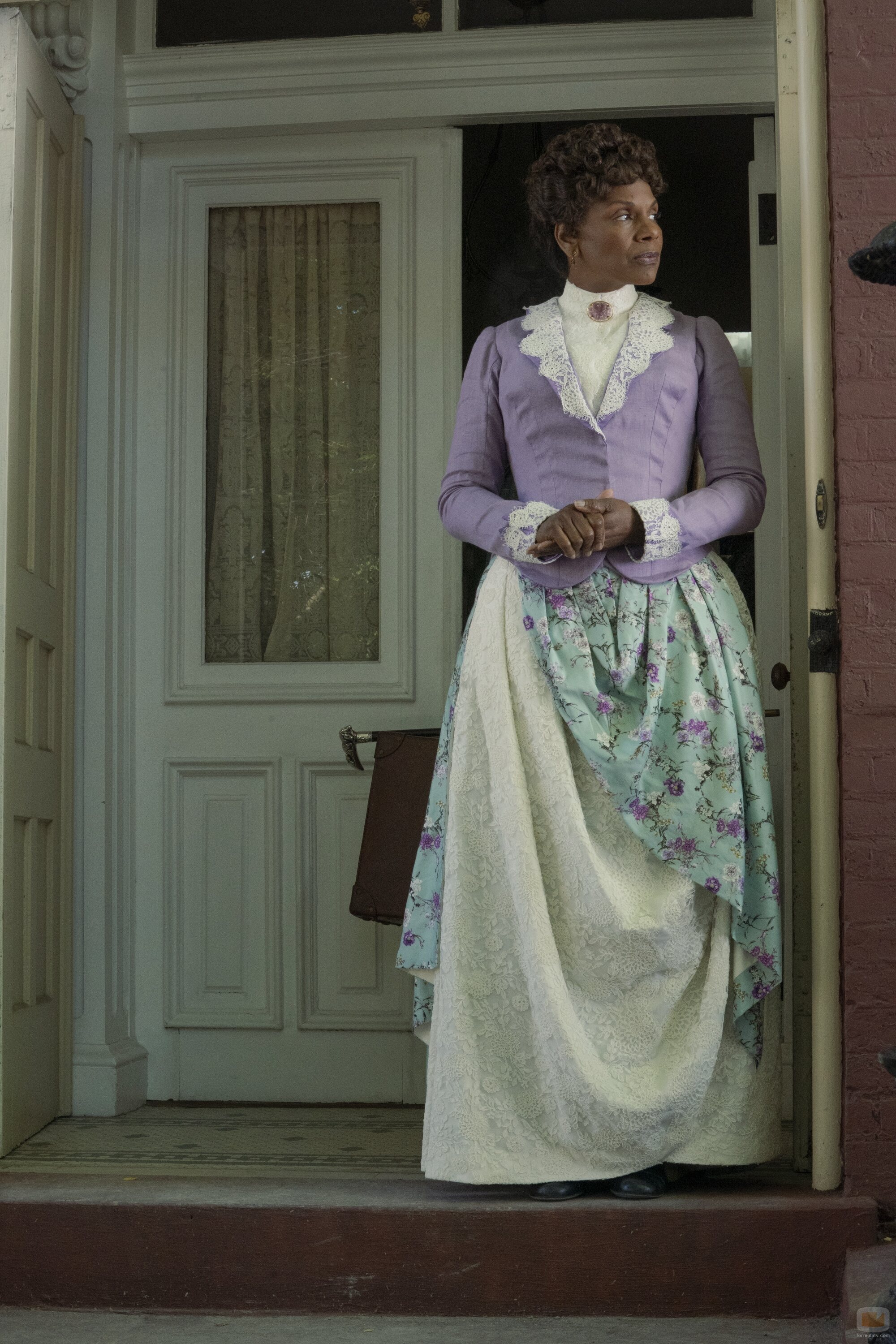 Audra McDonald en Capítulo 3 titulado 'El amor nunca es fácil' de 'La edad dorada'