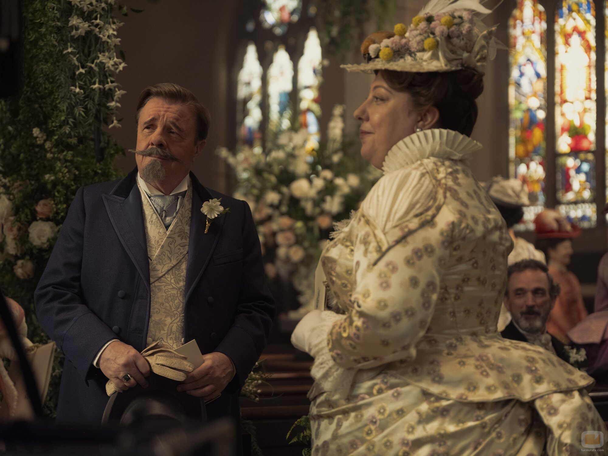 Ashlie Atkinson y Nathan Lane en Capítulo 4 titulado 'El matrimonio es una apuesta' de 'La edad dorada'