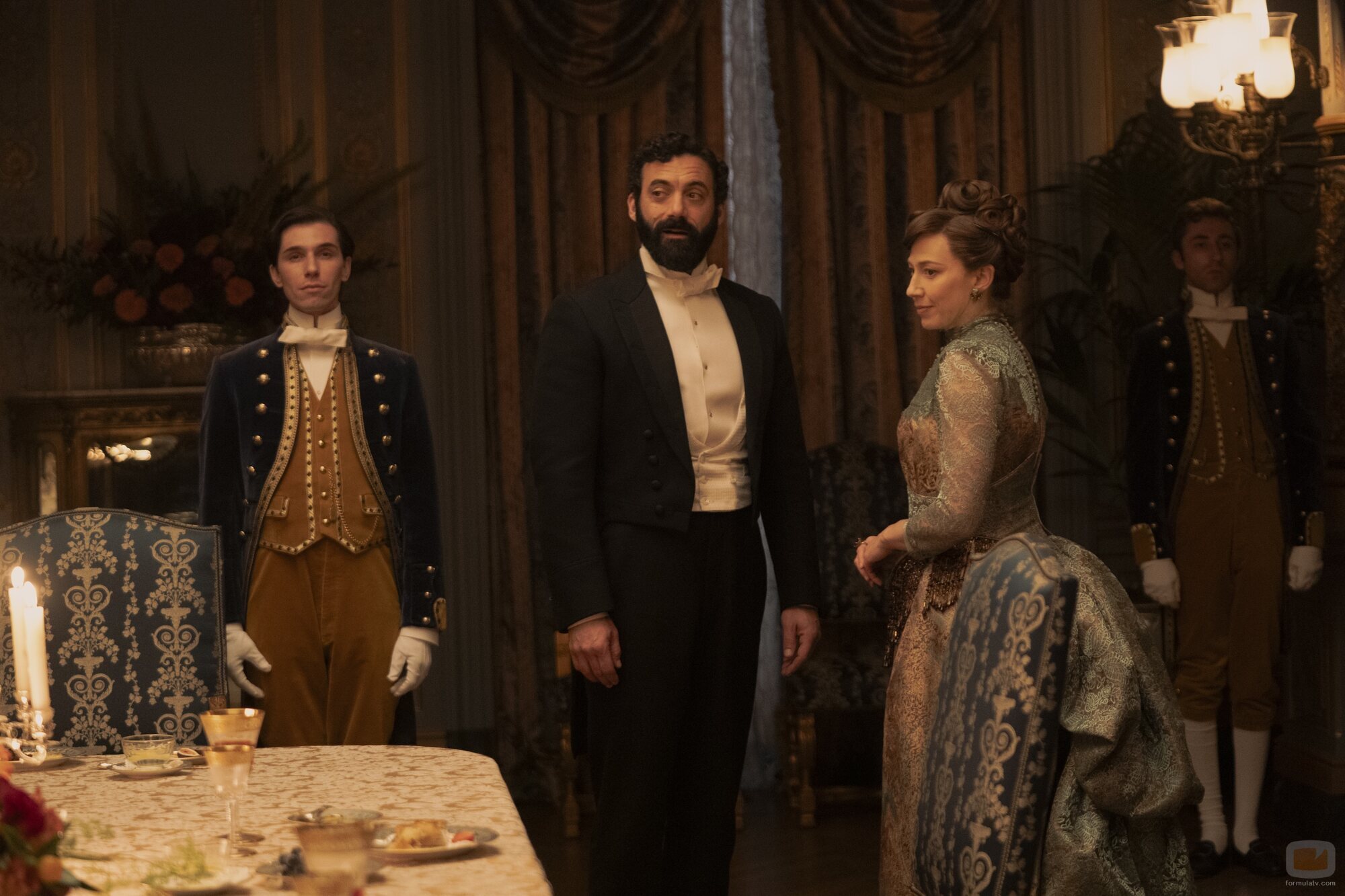 Morgan Spector y Carrie Coon en 3x04 'El matrimonio es una apuesta' de 'La edad dorada'