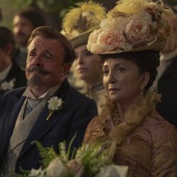 Donna Murphy y Nathan Lane en el 3x04 de 'The Gilded Age'