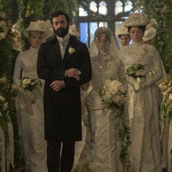 Morgan Spector y Taissa Farmiga en el 3x04 de 'The Gilded Age'