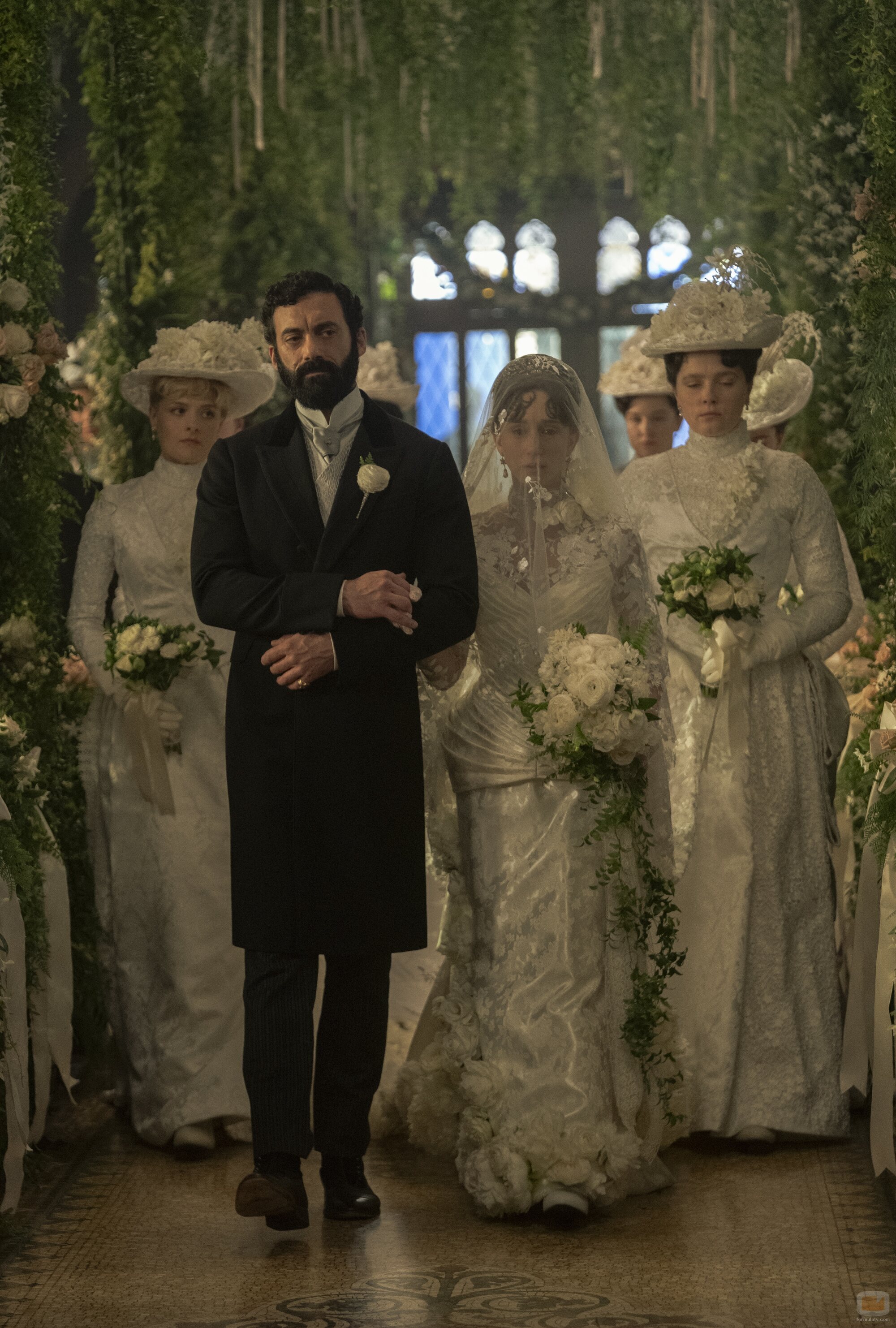 Morgan Spector y Taissa Farmiga en el 3x04 de 'The Gilded Age'