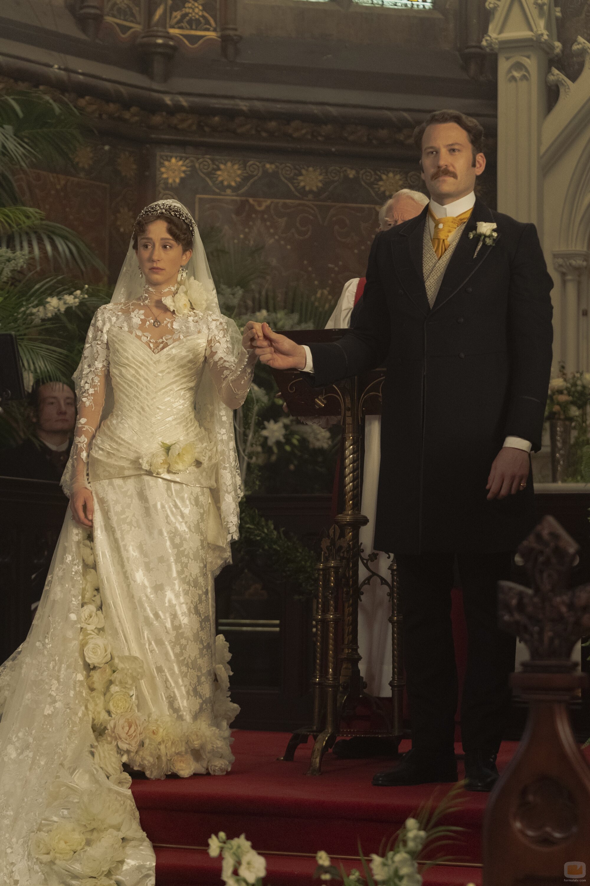 Ben Lamb y Taissa Farmiga en 3x04 titulado 'El matrimonio es una apuesta' de 'La edad dorada'