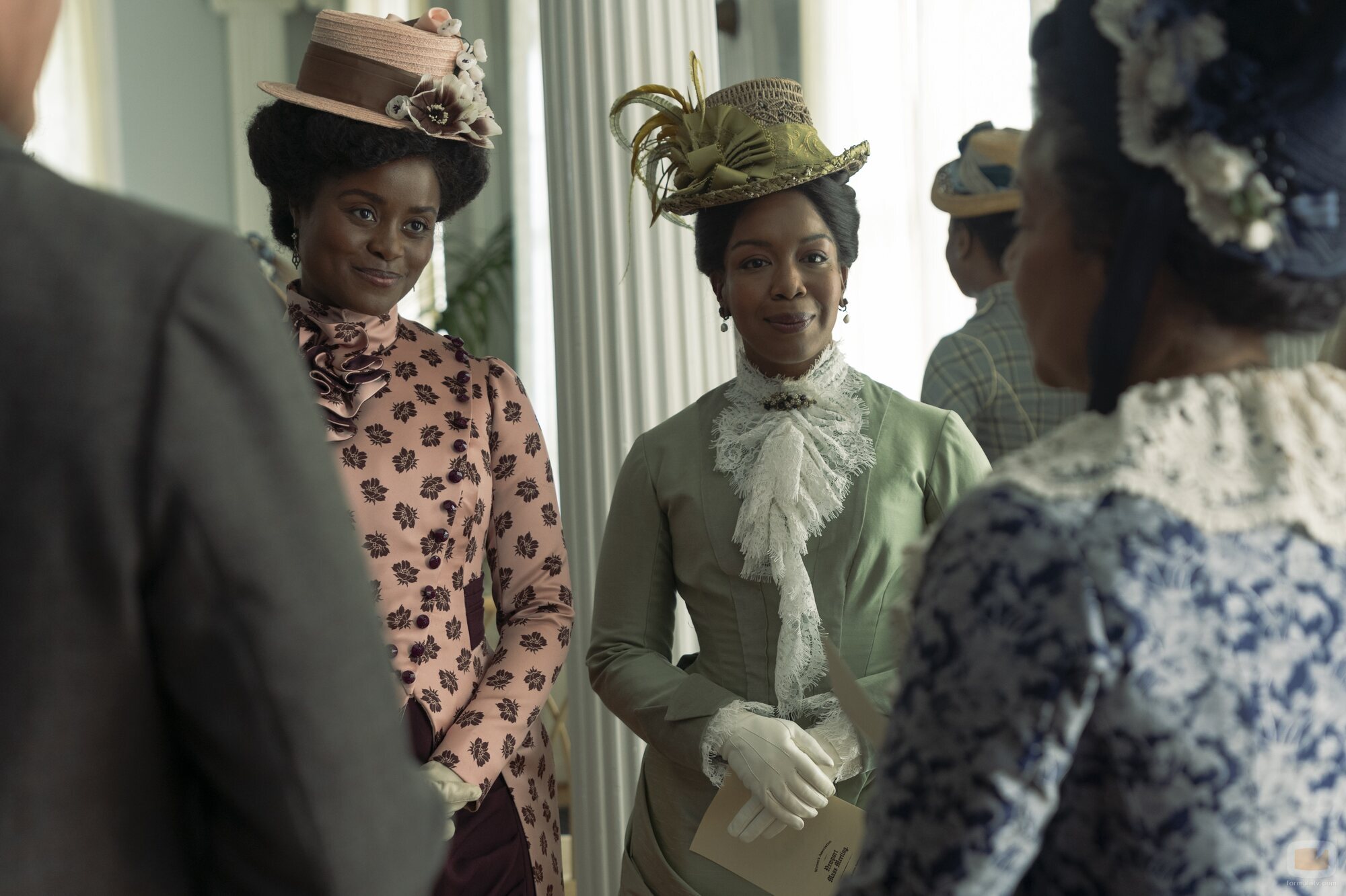 Denée Benton y Jessica Frances Dukes en la temporada 3 y el capítulo 04 de 'La edad dorada'