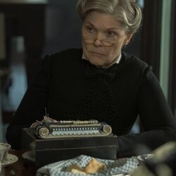 Debra Monk en el 3x04 de 'La edad dorada'
