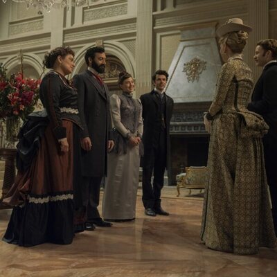 Escena de 3x04 de 'La edad dorada'