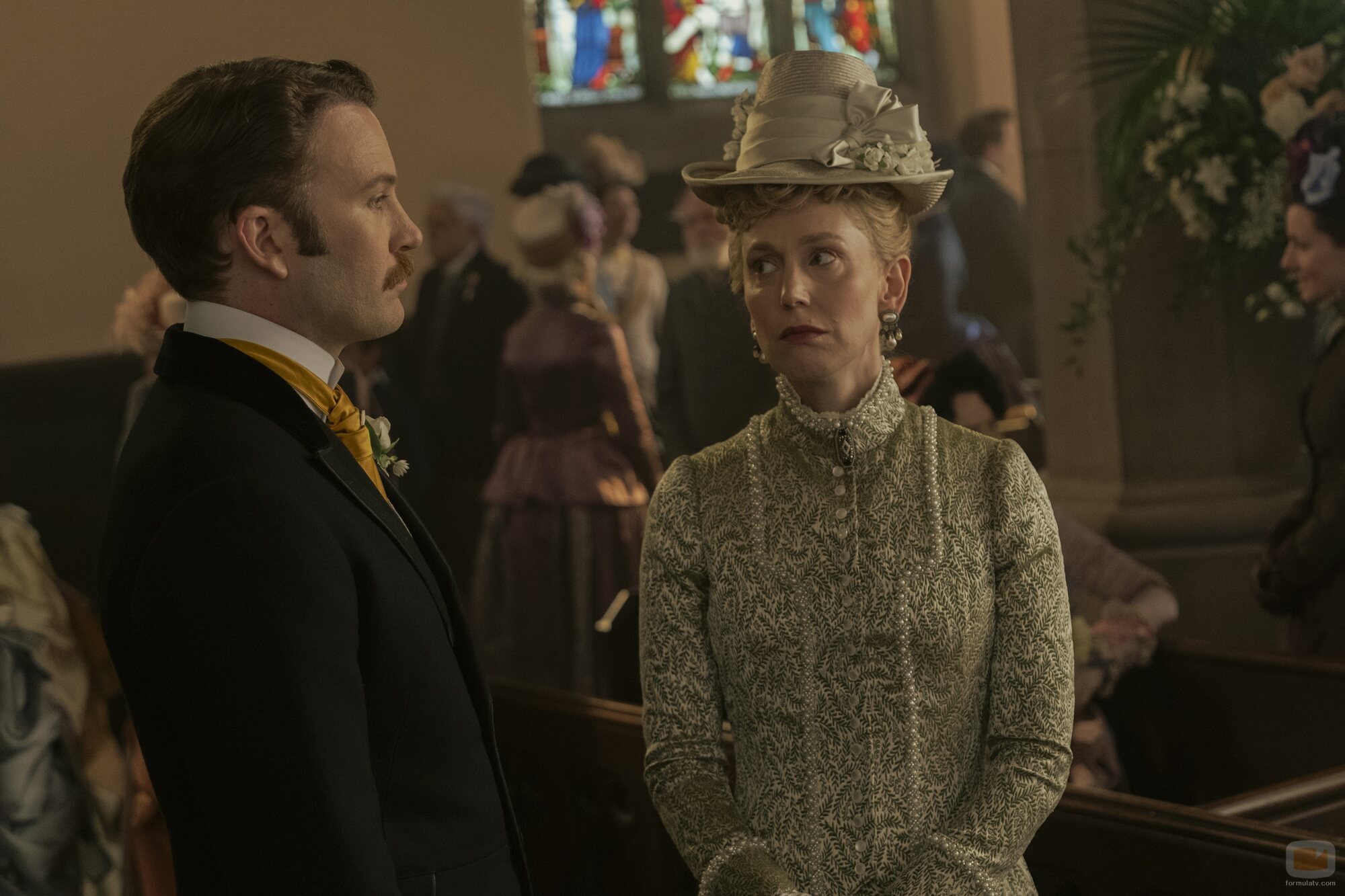 Hattie Morahan y Ben Lamb en la temporada 3 y el capítulo 04 de 'La edad dorada'