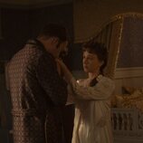 Promocional de Taissa Farmiga en el 3x04 de 'La edad dorada'
