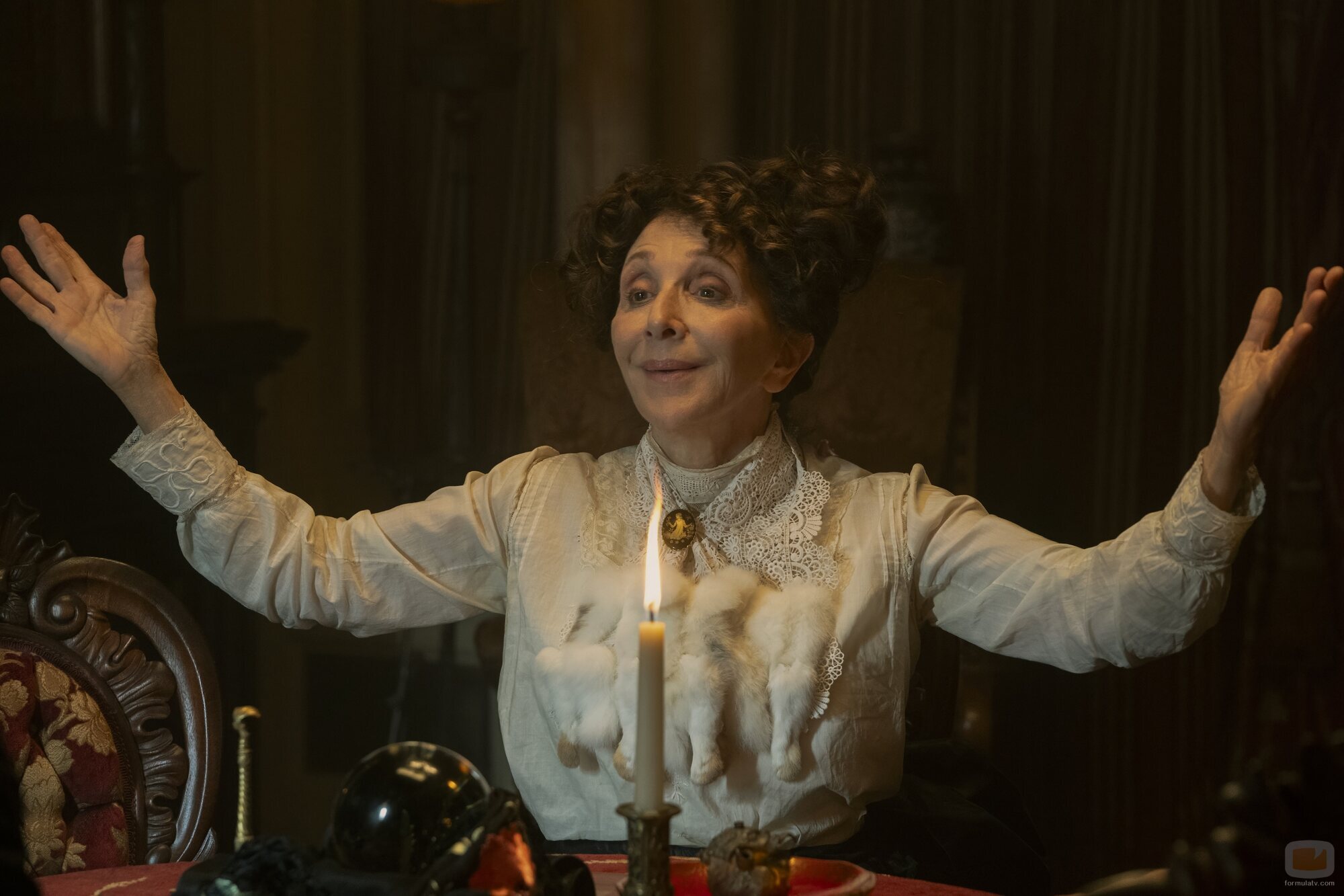 Andrea Martin en 3x05 'Un mundo distinto' de 'La edad dorada'