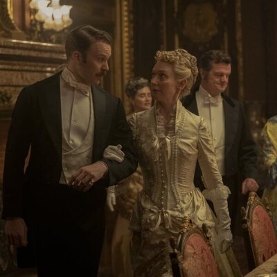 Hattie Morahan y Ben Lamb en la temporada 3 y el capítulo 05 de 'La edad dorada'
