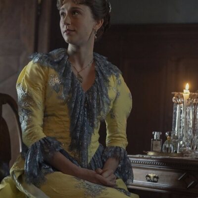 Taissa Farmiga en el 3x05 de 'The Gilded Age'