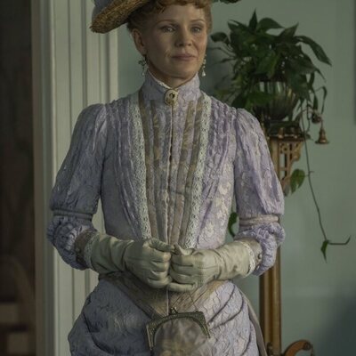 Kelli O'Hara en 3x05 'Un mundo distinto' de 'La edad dorada'