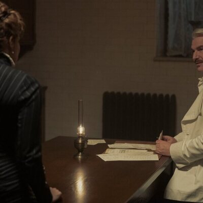 Douglas Sills en la temporada 3 y el capítulo 05 de 'La edad dorada'