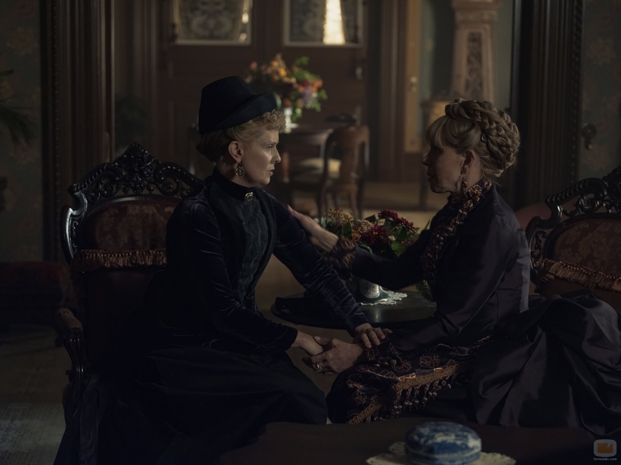 Cynthia Nixon y Christine Baranski en 'Si quieres cocinar un omelette' de 'The Gilded Age'