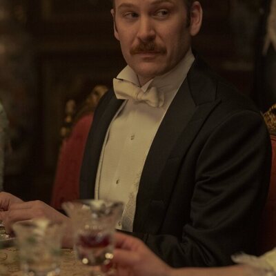 Ben Lamb en Capítulo 6 titulado 'Si quieres cocinar un omelette' de 'La edad dorada'