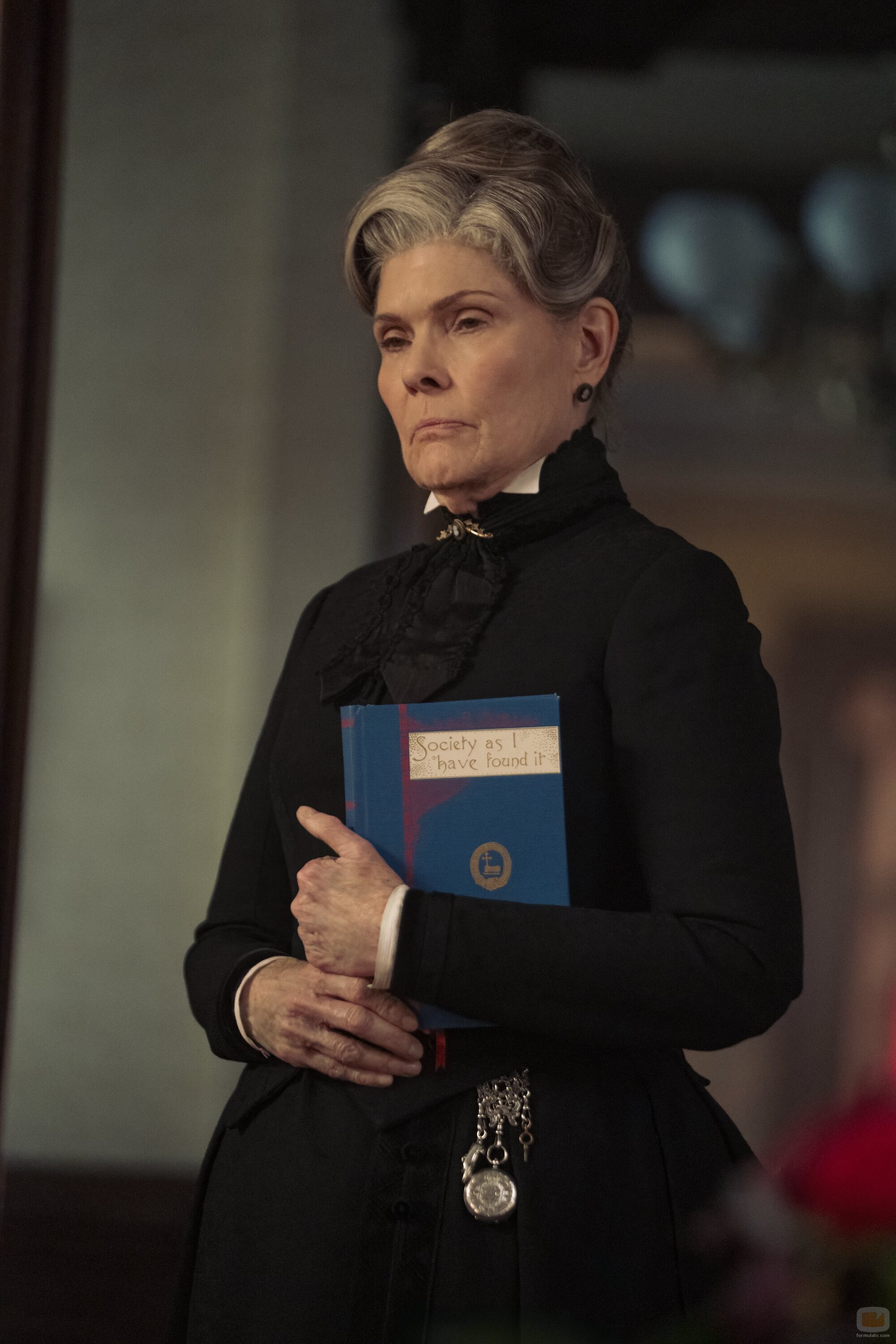 Debra Monk en 3x07 'Excomulgado' de 'La edad dorada'