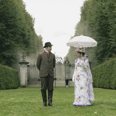 Ben Lamb y Taissa Farmiga en el 3x07 de 'The Gilded Age'