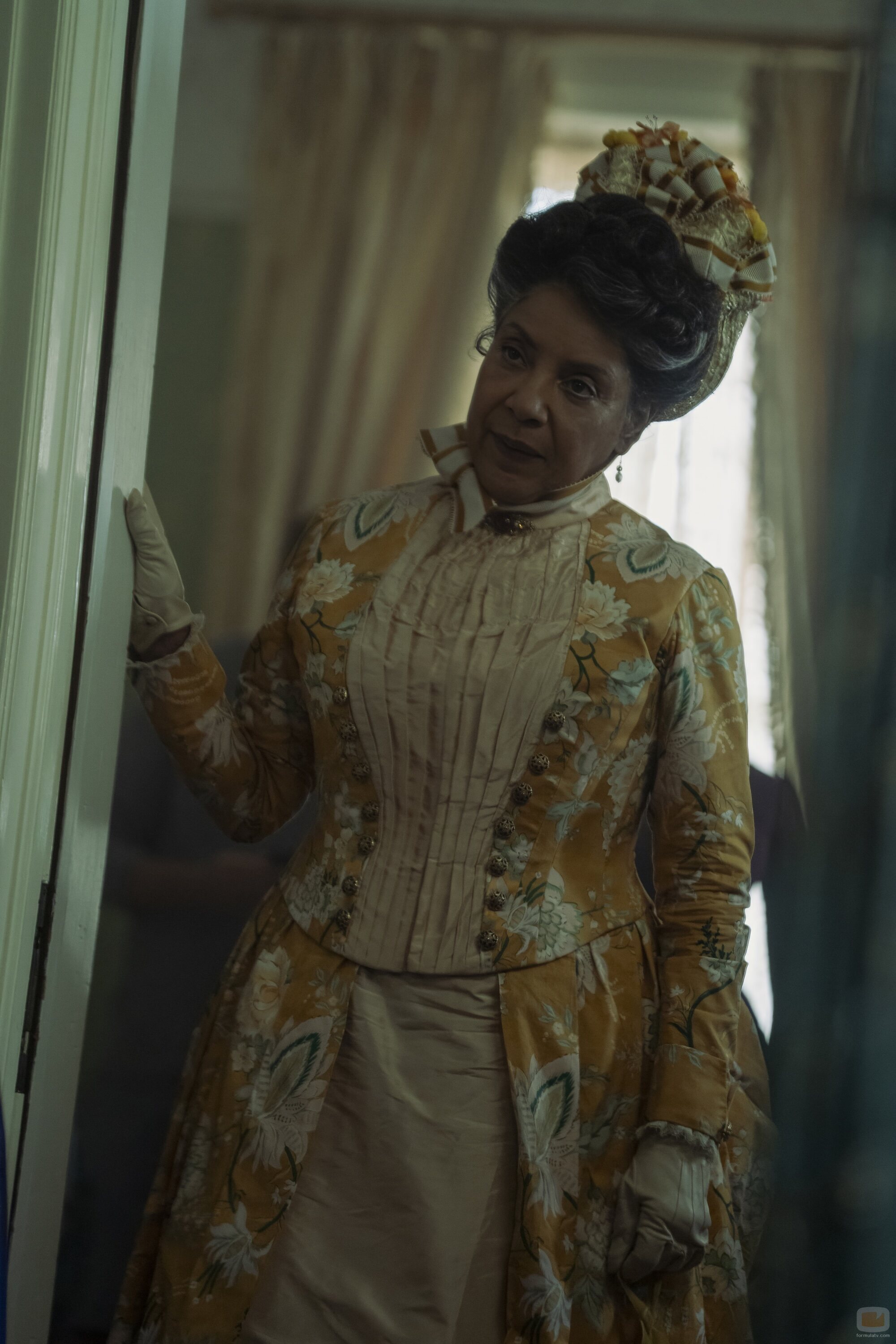 Phylicia Rashad en la temporada 3 y el capítulo 08 de 'La edad dorada'