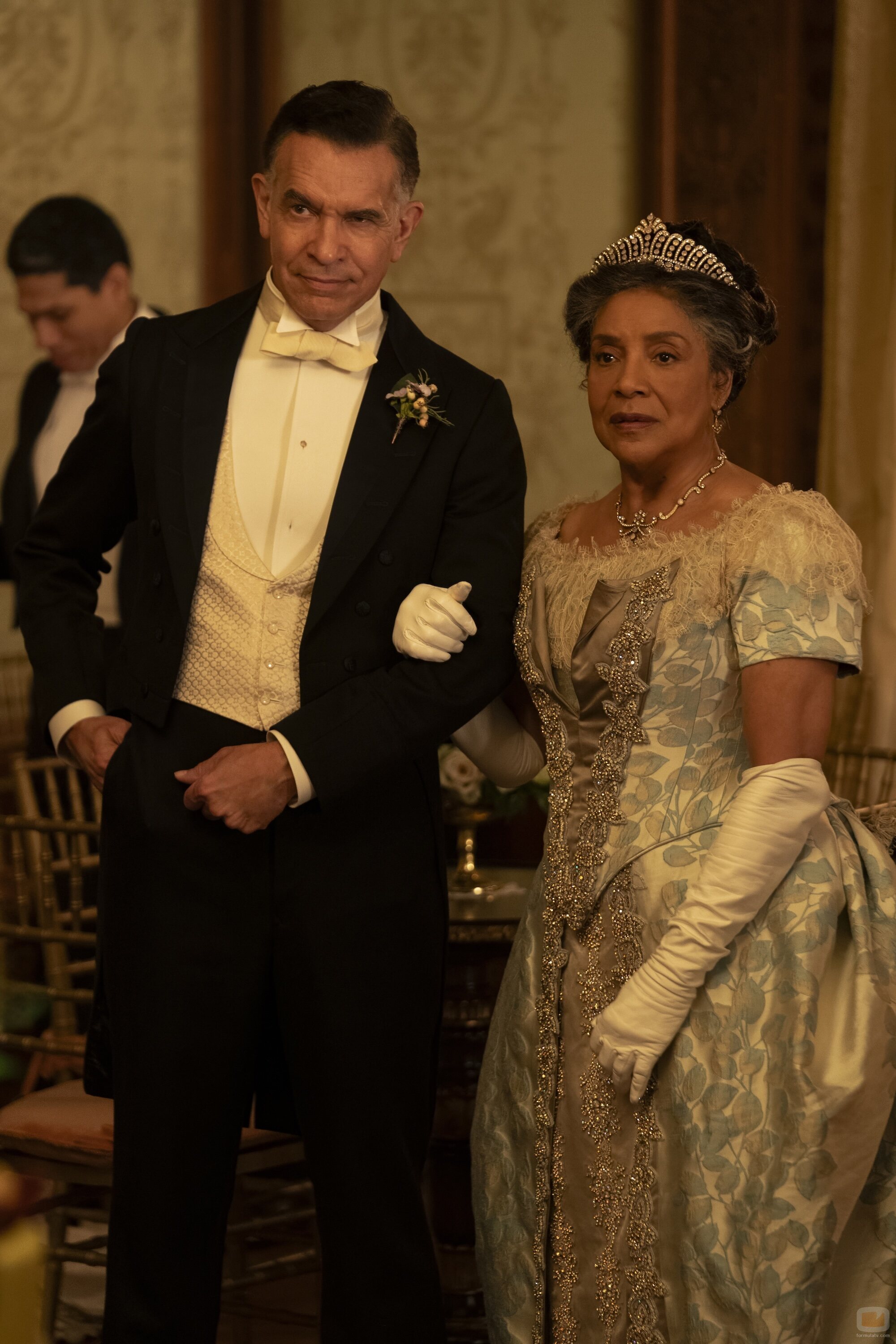 Brian Stokes Mitchell y Phylicia Rashad en 3x08 titulado 'He tomado una decisión' de 'La edad dorada'