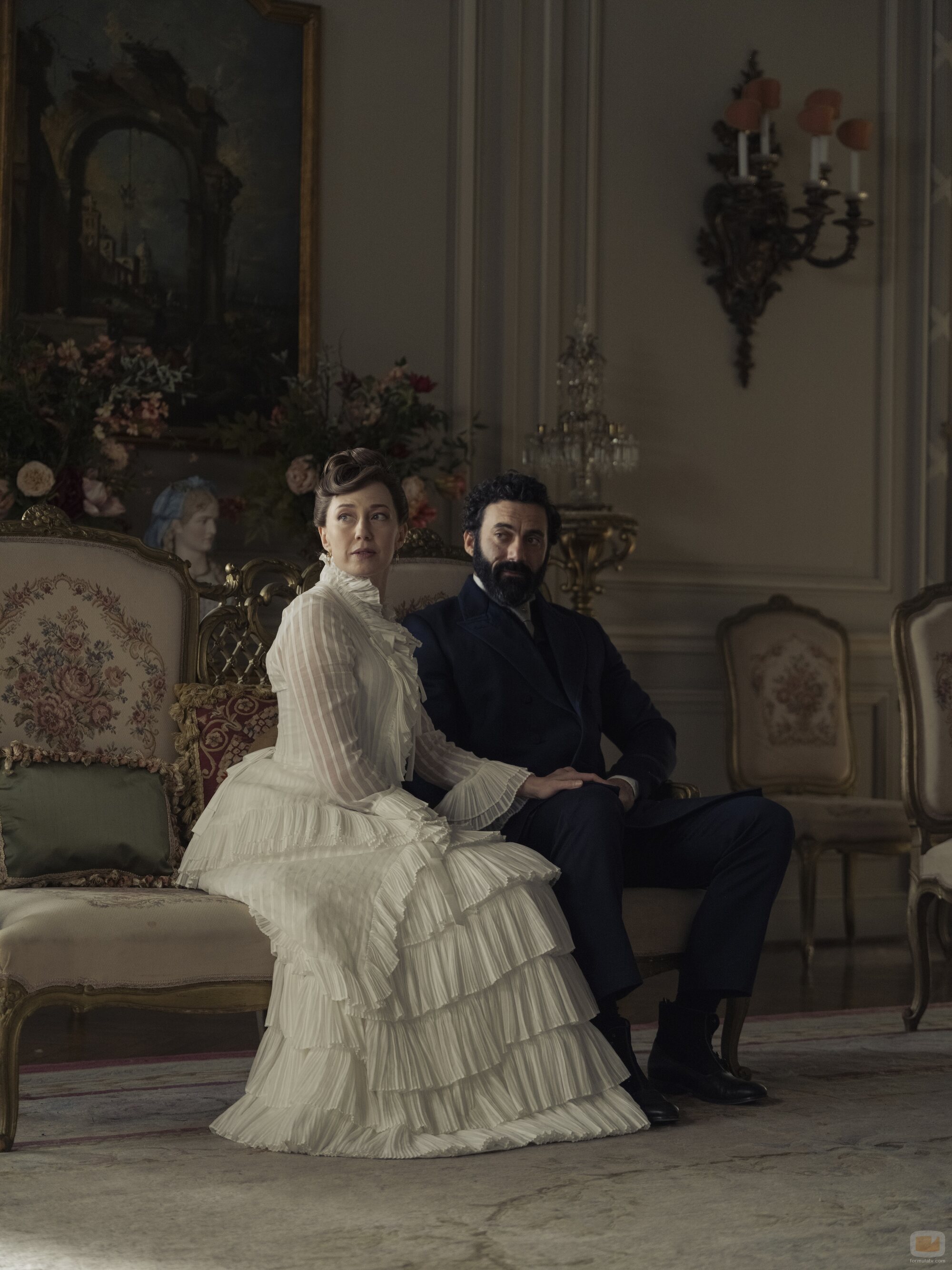 Morgan Spector y Carrie Coon en 3x08 titulado 'He tomado una decisión' de 'La edad dorada'