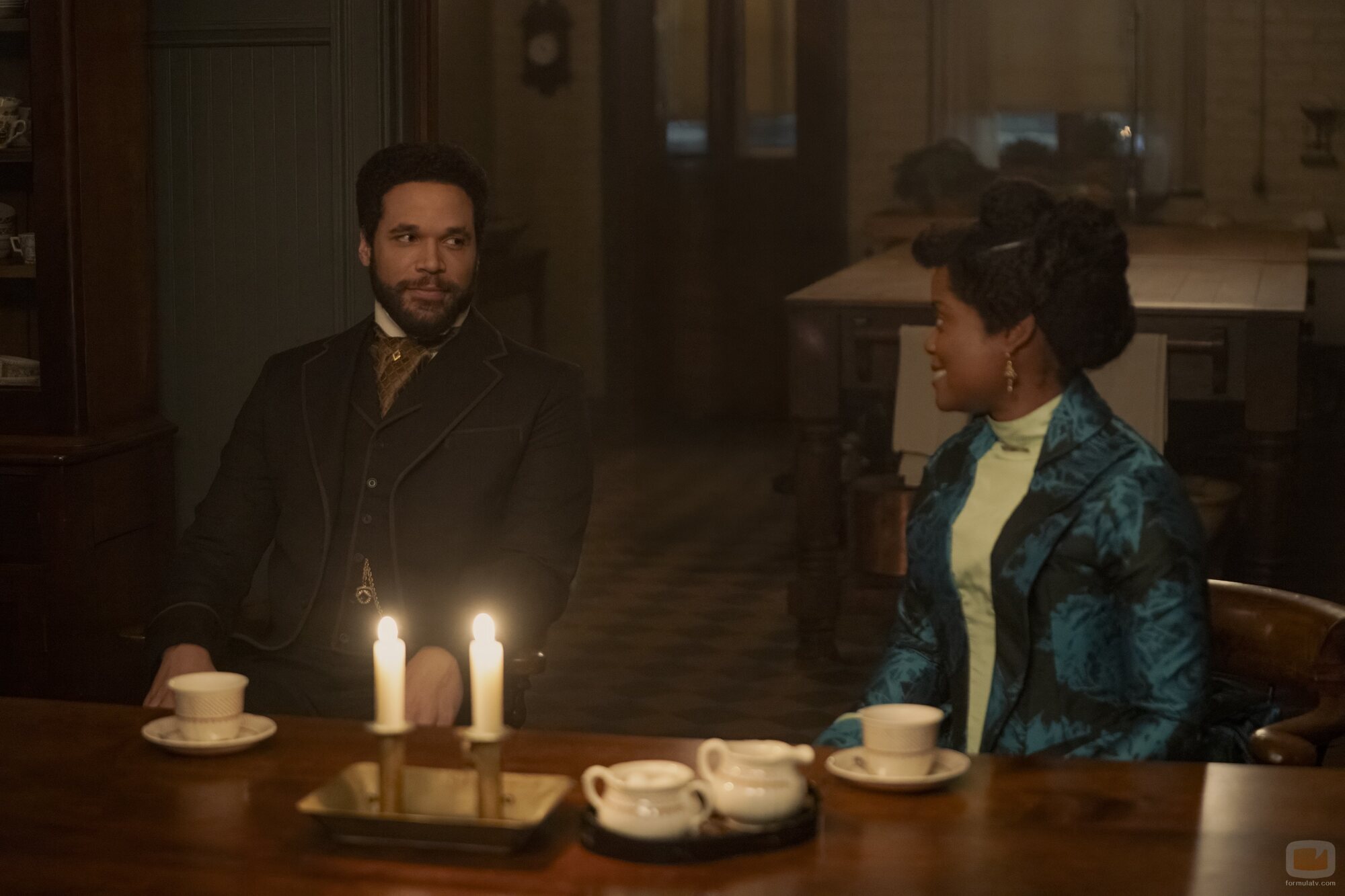 Denée Benton y Jordan Donica en 3x08 'He tomado una decisión' de 'La edad dorada'