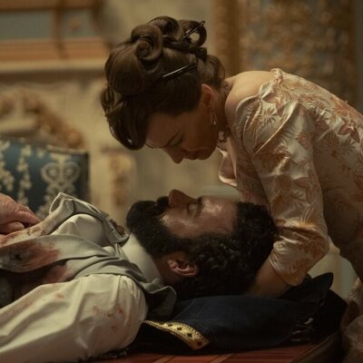 Carrie Coon y Morgan Spector en 3x08 'He tomado una decisión' de 'La edad dorada'