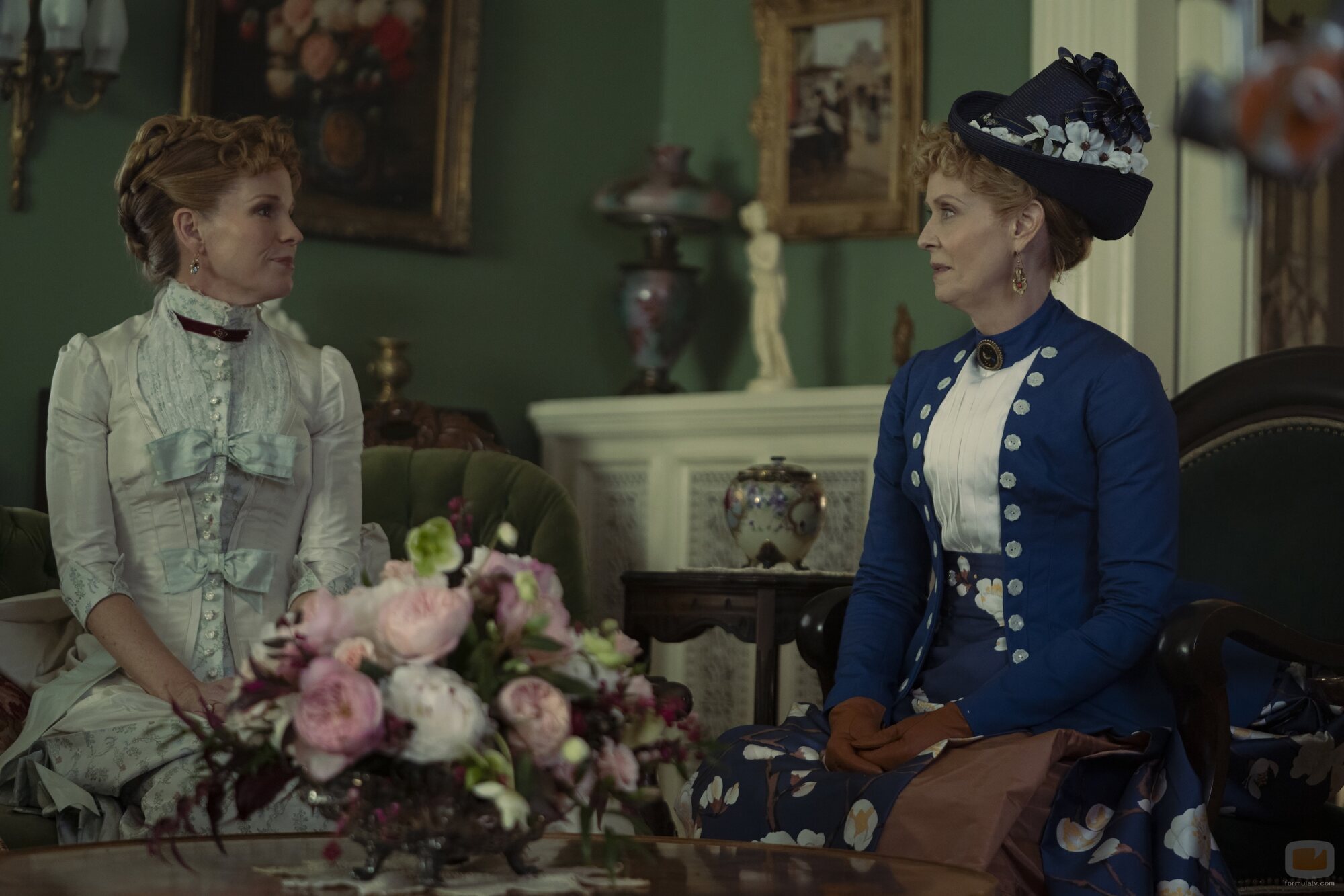 Cynthia Nixon y Kelli O'Hara en el 3x08 de 'The Gilded Age'
