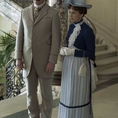 Ben Lamb y Taissa Farmiga en el 3x08 de 'La edad dorada'