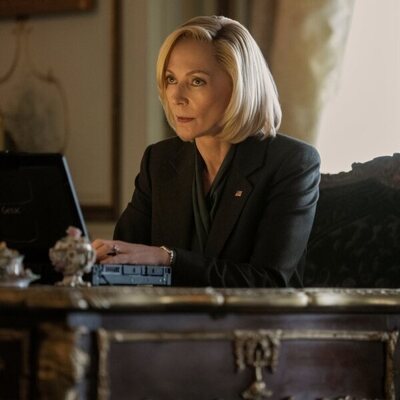 Allison Janney en 'Windsor' de 'La diplomática'