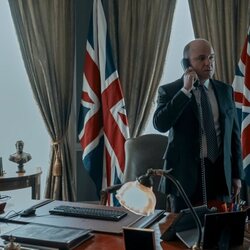 Rory Kinnear en Capítulo 2 titulado 'Casacas rojas' de 'La diplomática'