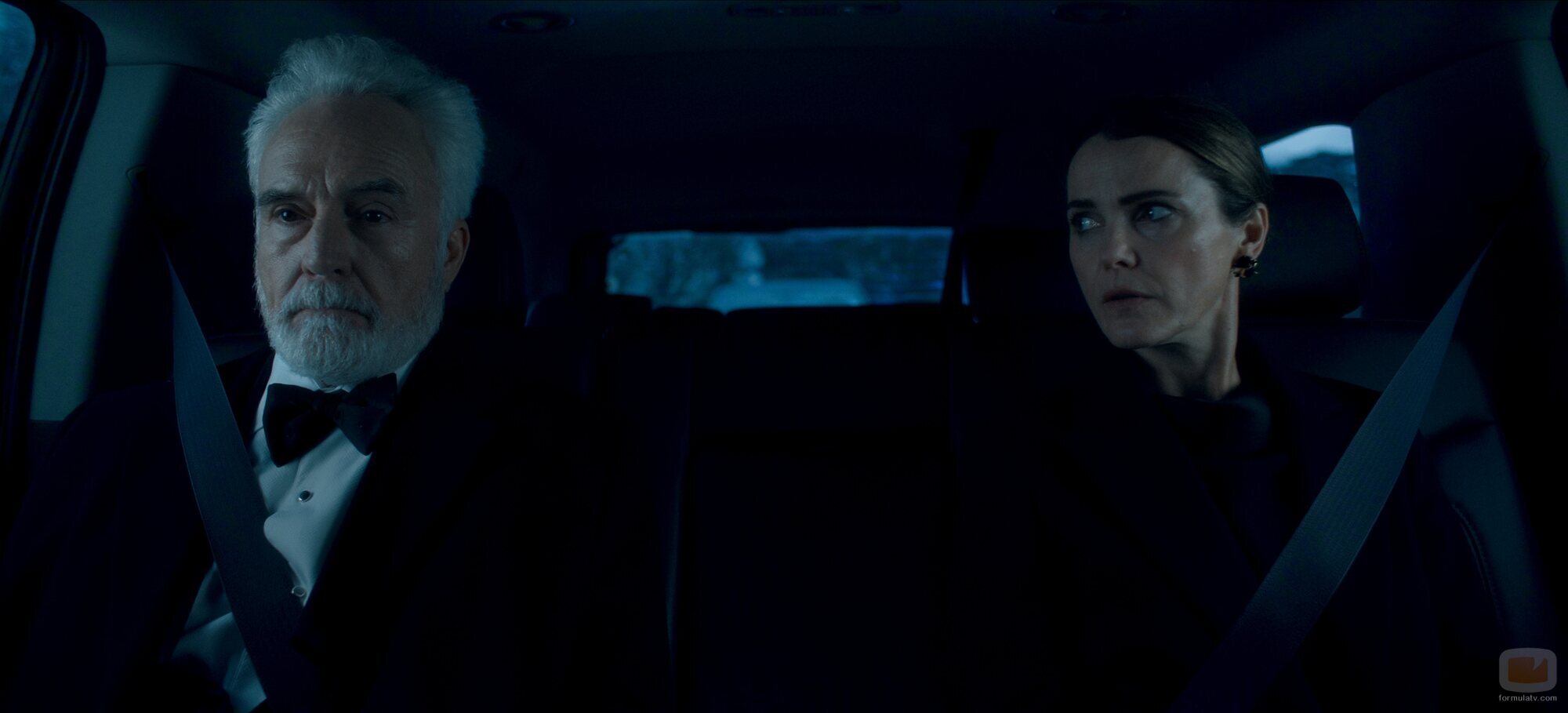 Bradley Whitford y Keri Russell en 4x05 'Enviado especial' de 'La diplomática'