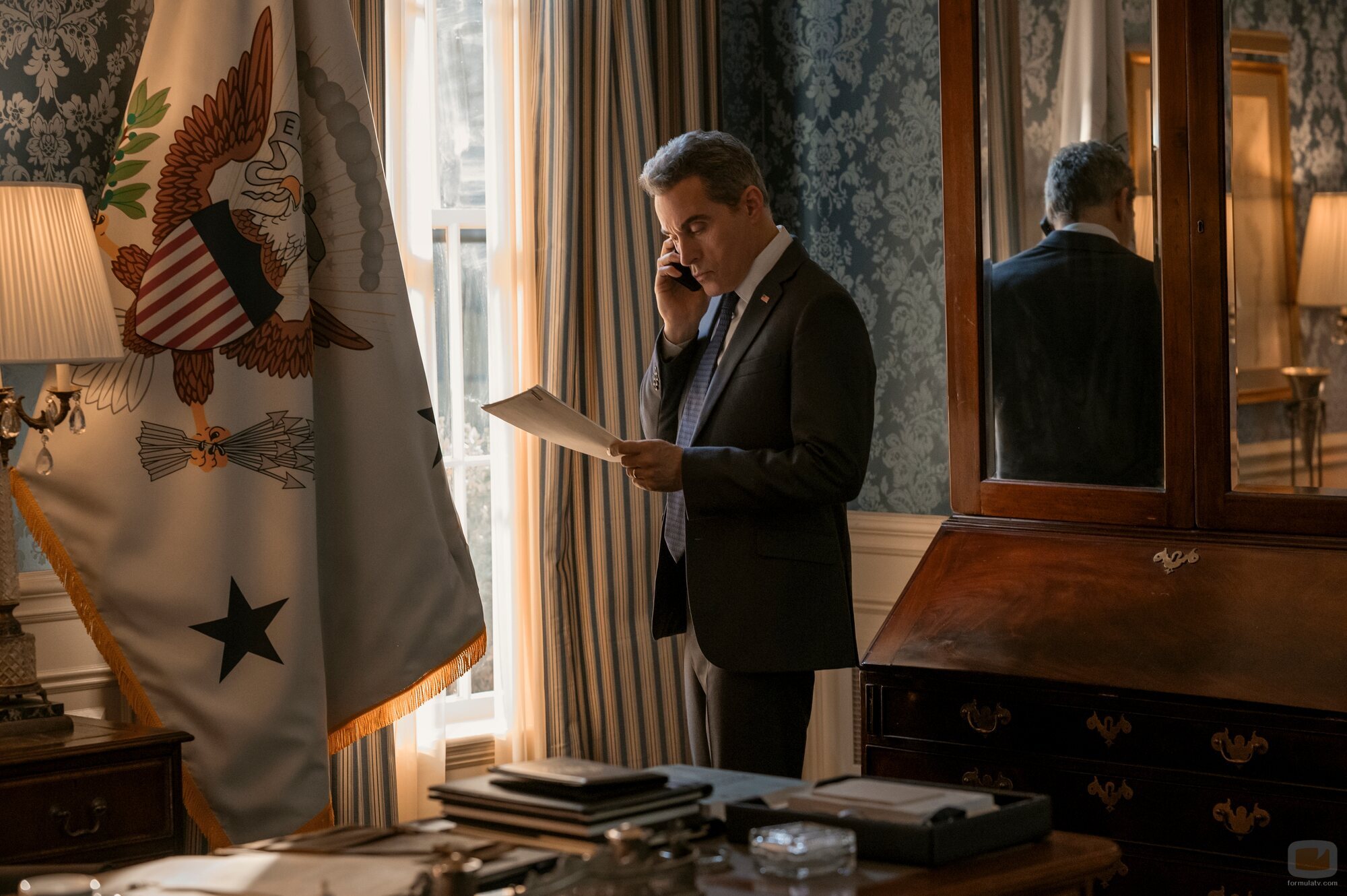 Rufus Sewell en el 4x05 de 'La diplomática'