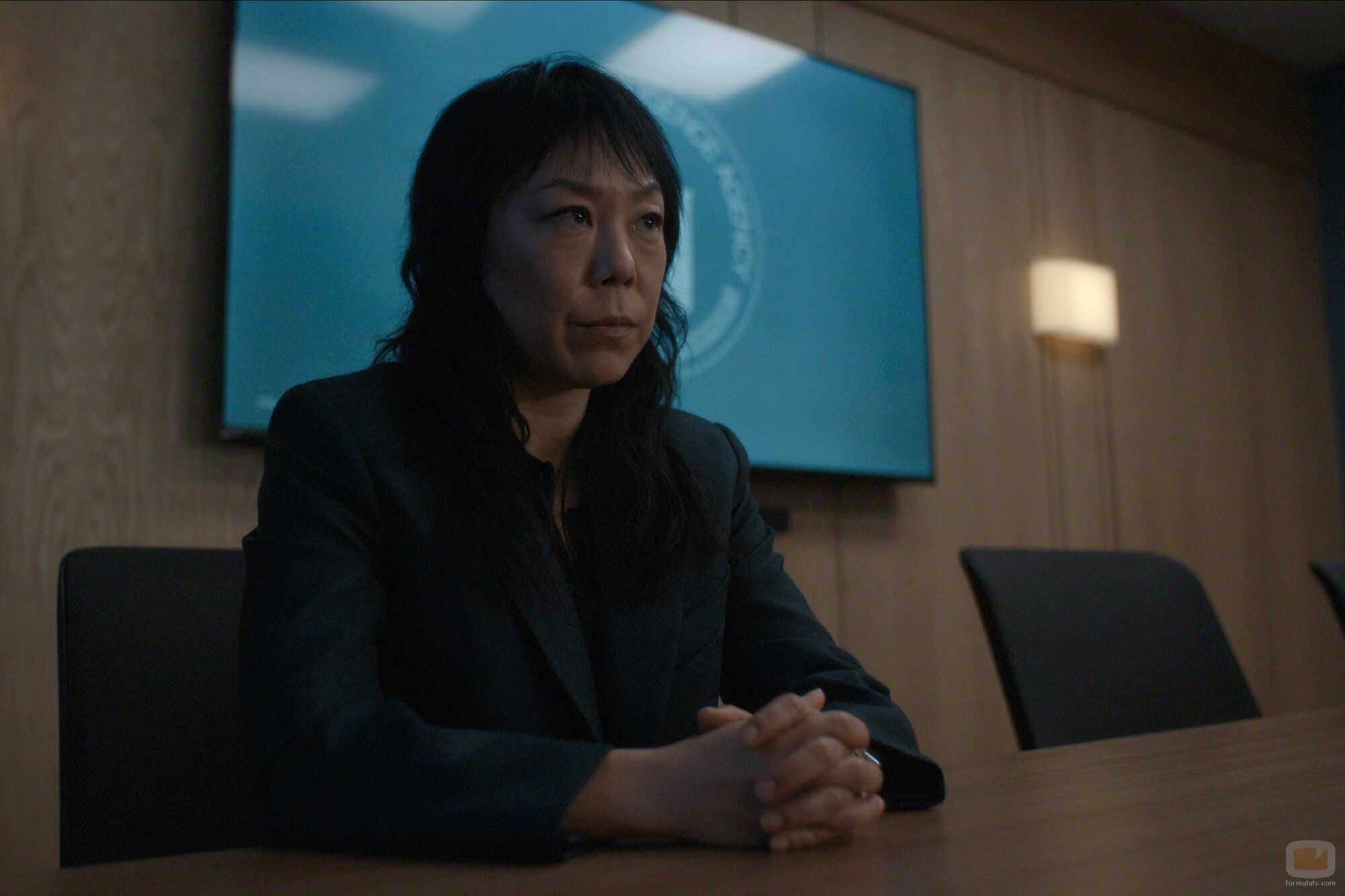 Ali Ahn en Capítulo 6 titulado 'Los muertos' de 'La diplomática'