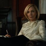 Allison Janney en el 4x06 de 'La diplomática'