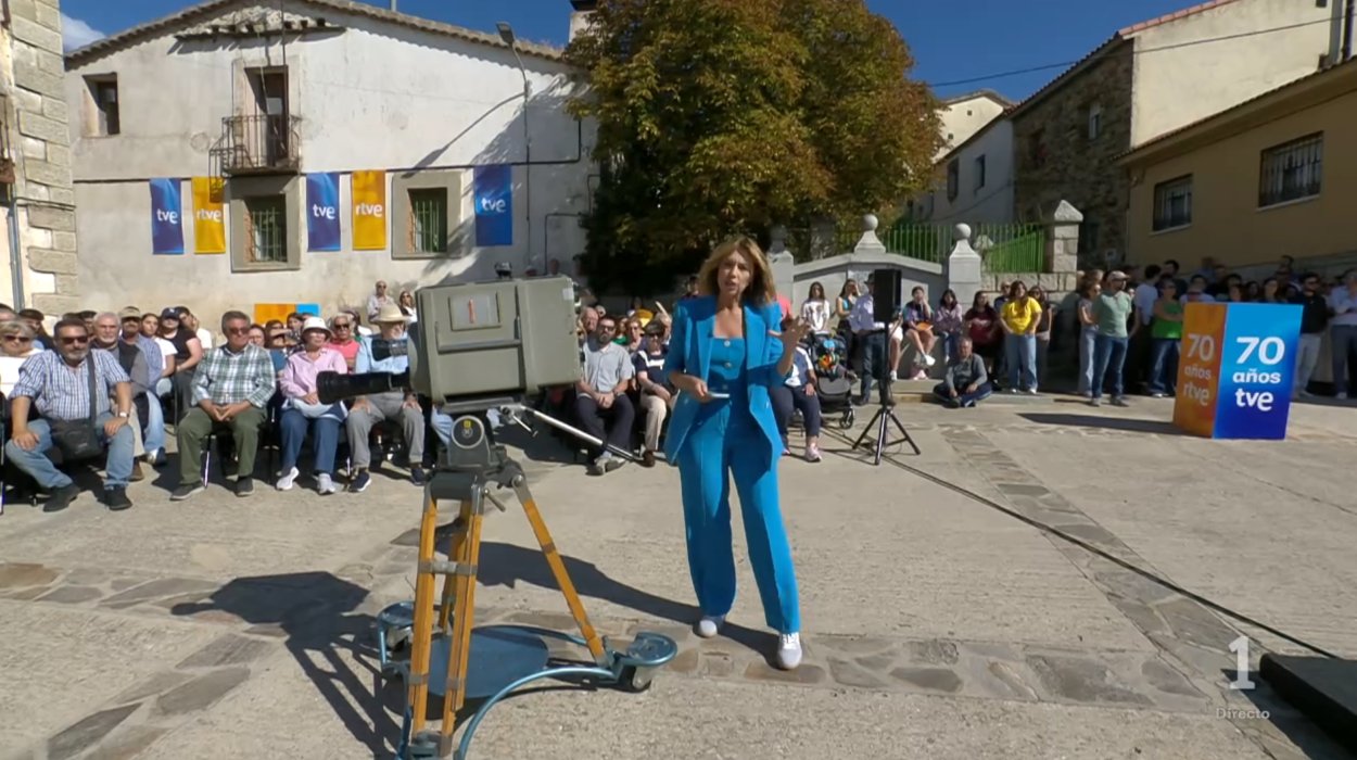 Alejandra Herranz presenta el 'Telediario 1' desde Robledillo de la Jara