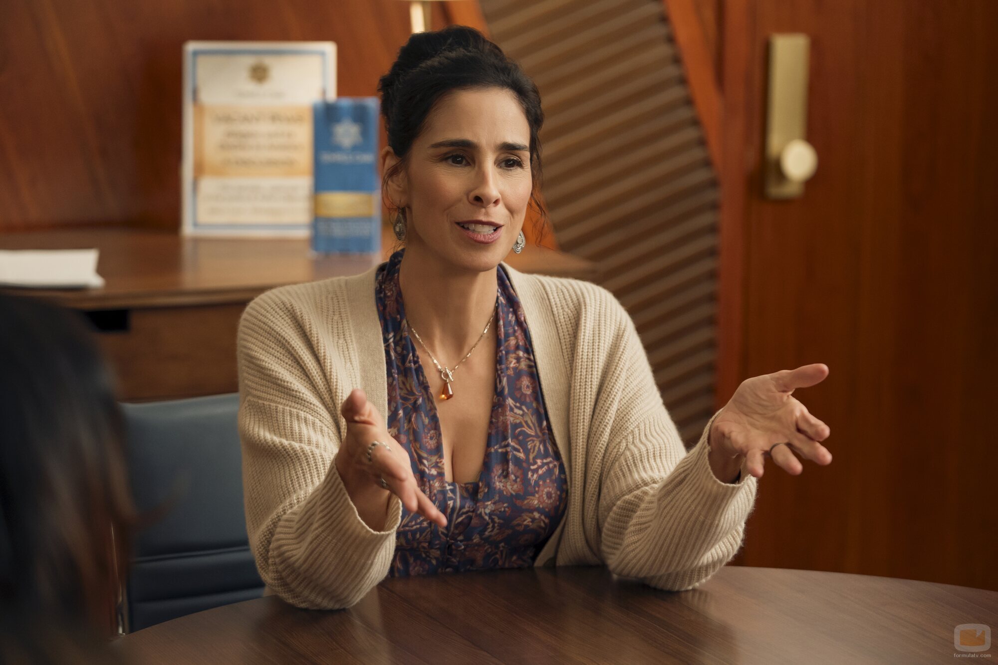 Sarah Silverman en 3x02 'Papaíto ha vuelto' de 'Nadie quiere esto'