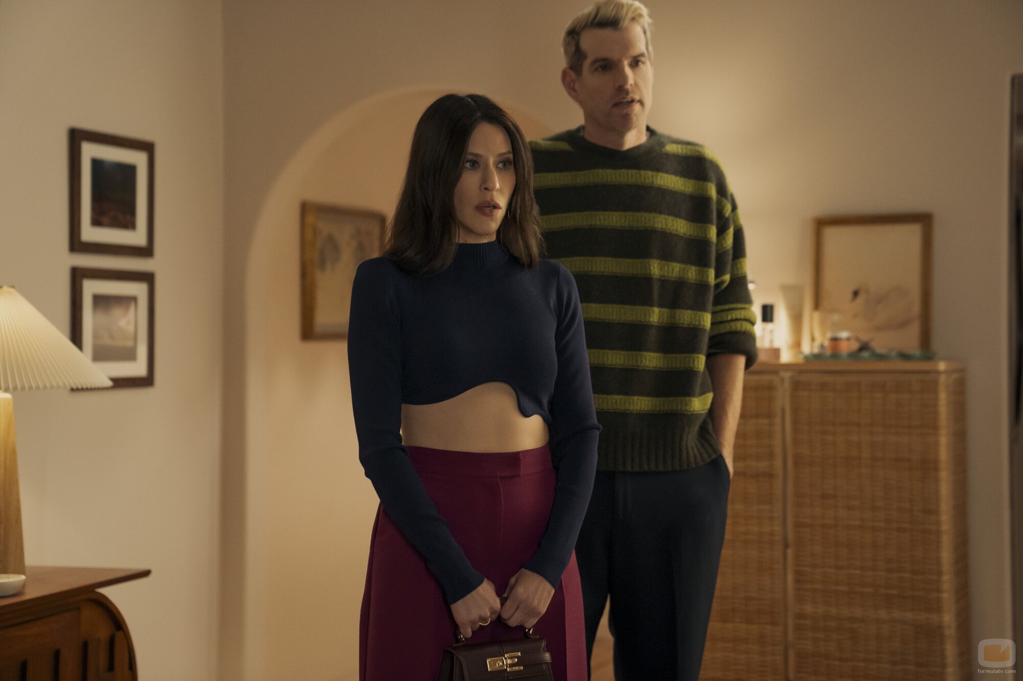 Jackie Tohn y Timothy Simons en la temporada 3 y el capítulo 03 de 'Nadie quiere esto'
