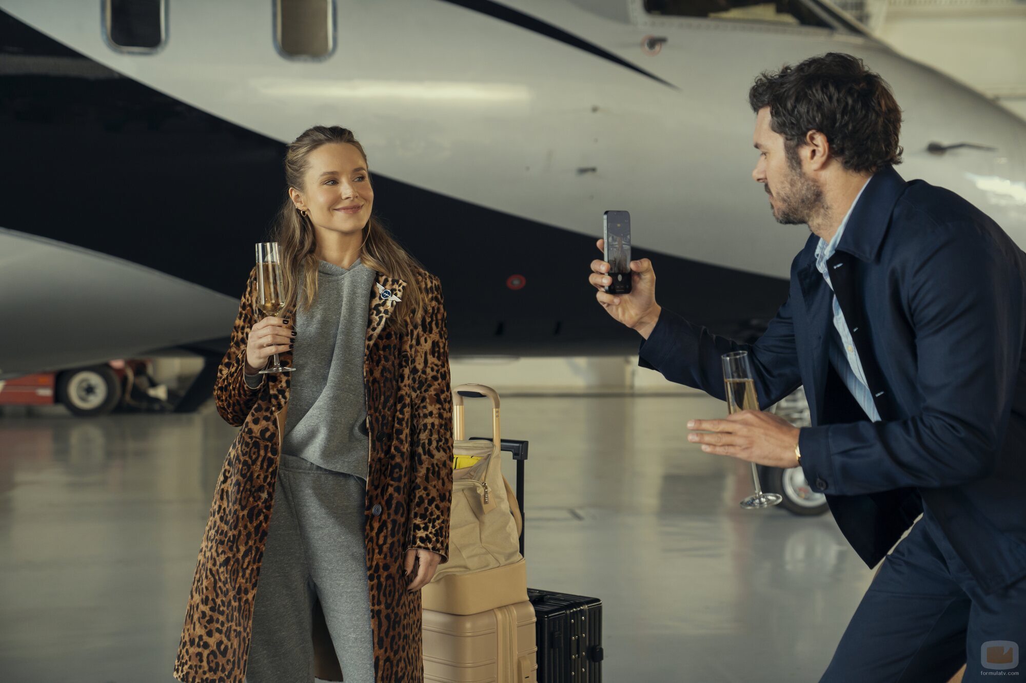 Kristen Bell y Adam Brody en 3x04 'La boda de Brian' de 'Nadie quiere esto'