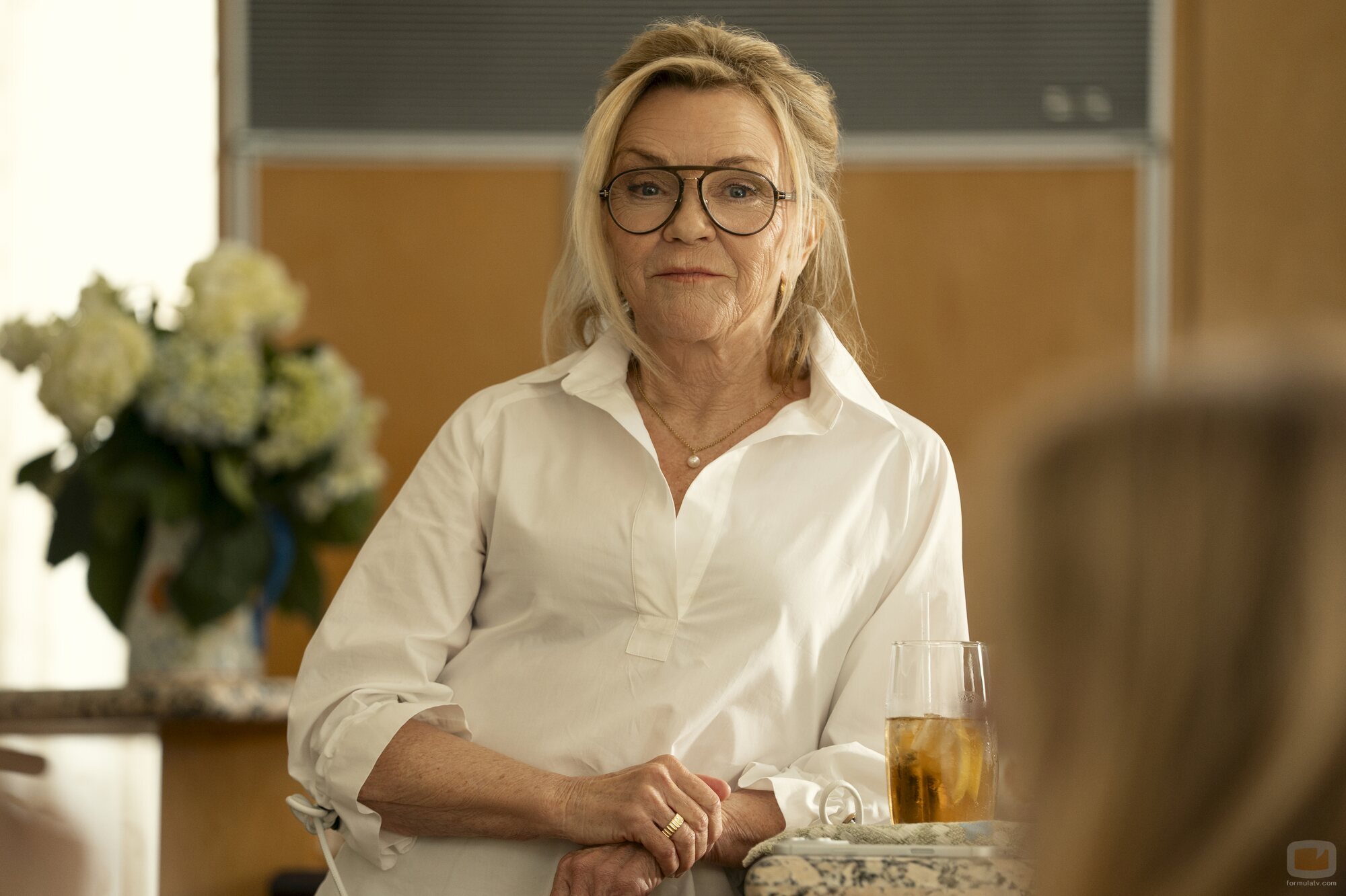 Stephanie Faracy en el 3x06 de 'Nobody Wants This'
