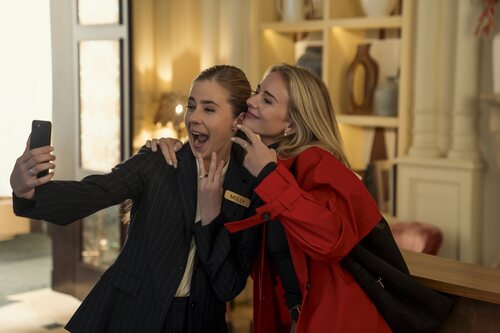Justine Lupe en 3x07 'Mira lo que pasa' de 'Nadie quiere esto'
